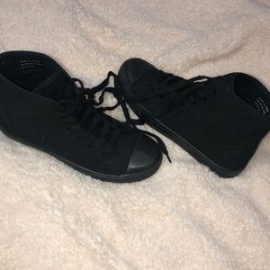Women’s shoes